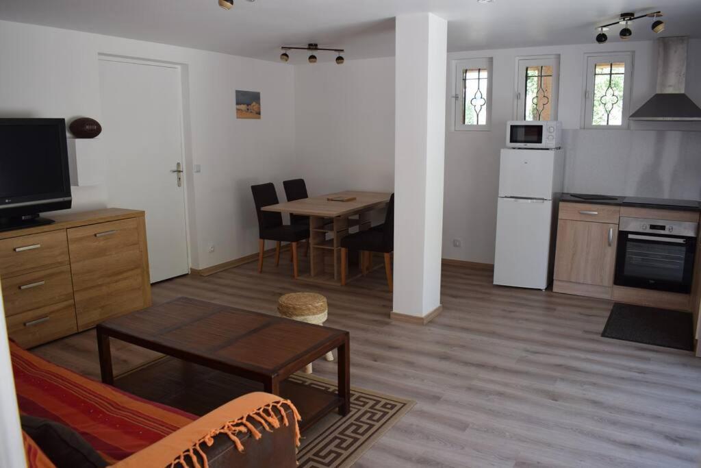 Appartement Neuf Et Independant Dans Rez-De-Villa Vallauris Exterior foto